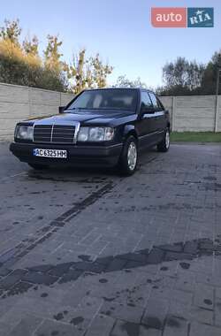 Седан Mercedes-Benz E-Class 1986 в 