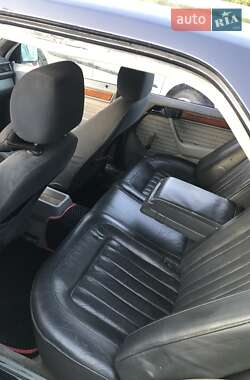 Седан Mercedes-Benz E-Class 1986 в 