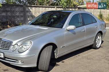 Седан Mercedes-Benz E-Class 2002 в Кривом Роге