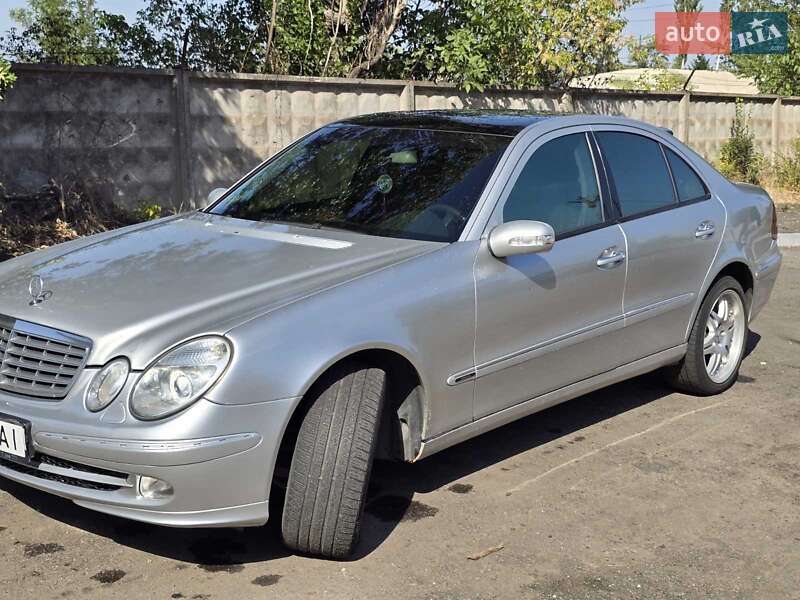 Седан Mercedes-Benz E-Class 2002 в 
