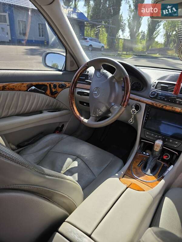 Седан Mercedes-Benz E-Class 2002 в Кривому Розі