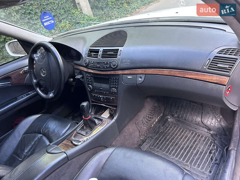 Седан Mercedes-Benz E-Class 2003 в Киеве