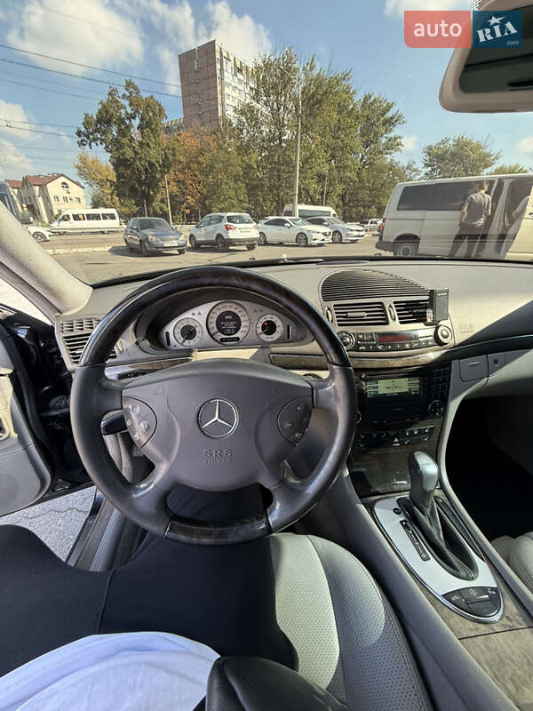Седан Mercedes-Benz E-Class 2002 в Днепре