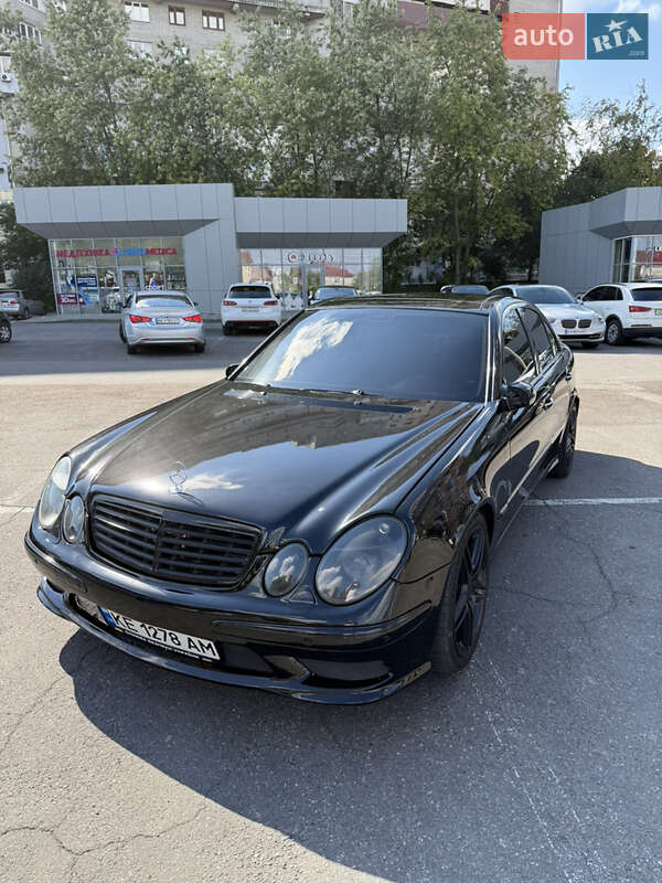 Седан Mercedes-Benz E-Class 2002 в Днепре