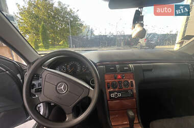 Седан Mercedes-Benz E-Class 1999 в 