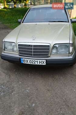 Седан Mercedes-Benz E-Class 1993 в Белогорье