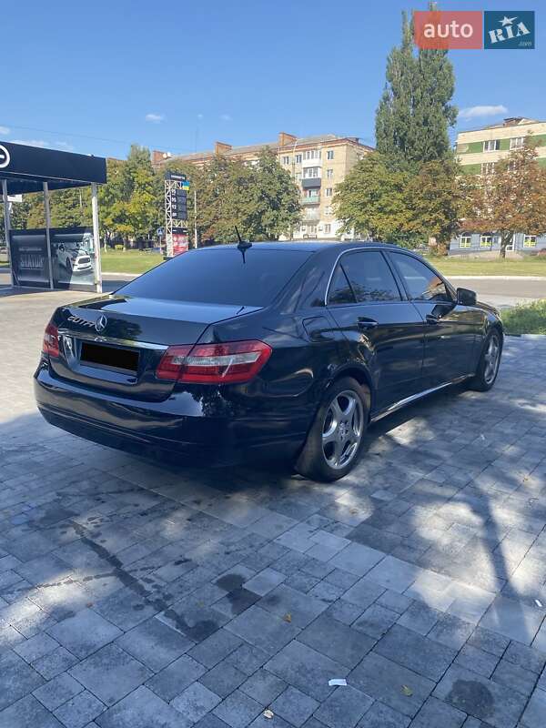 Седан Mercedes-Benz E-Class 2011 в Рівному
