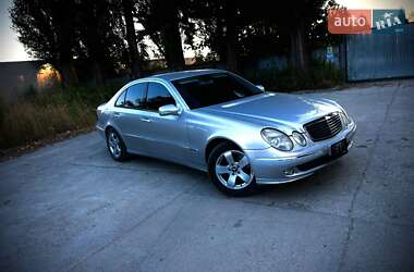 Седан Mercedes-Benz E-Class 2002 в Чернівцях