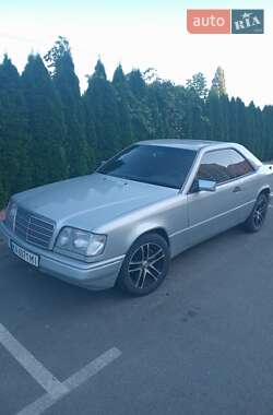 Купе Mercedes-Benz E-Class 1993 в Києві