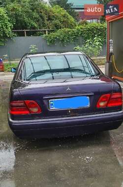 Седан Mercedes-Benz E-Class 1999 в 