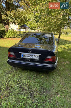 Седан Mercedes-Benz E-Class 1995 в 