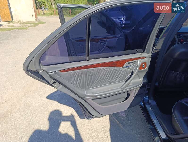 Седан Mercedes-Benz E-Class 1999 в Кривому Розі