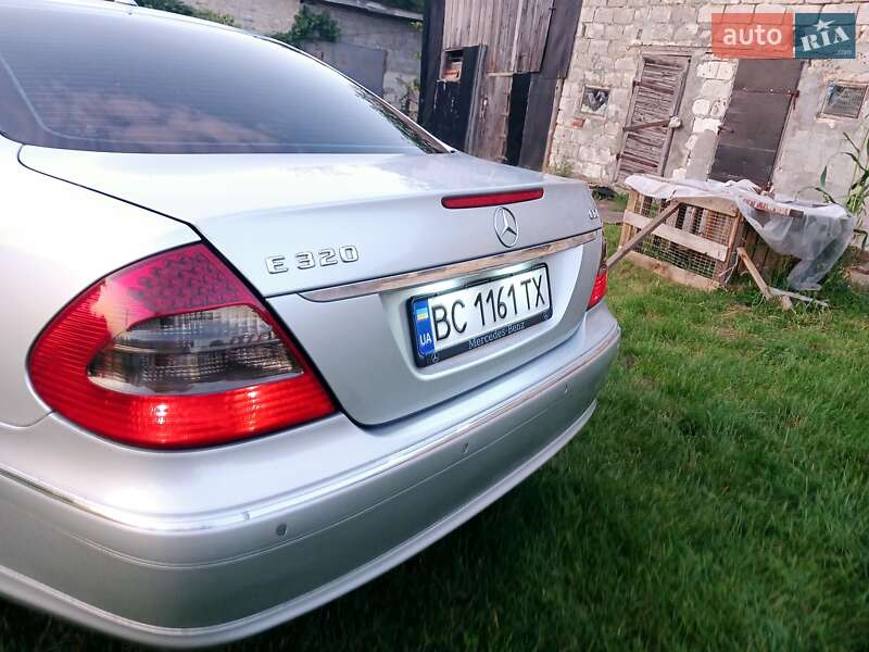 Седан Mercedes-Benz E-Class 2008 в Львове