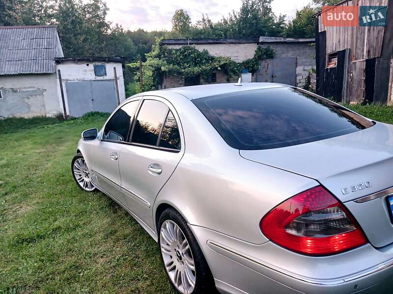 Седан Mercedes-Benz E-Class 2008 в Львове