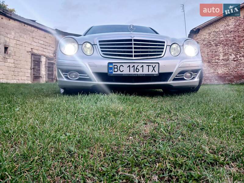 Седан Mercedes-Benz E-Class 2008 в Львове