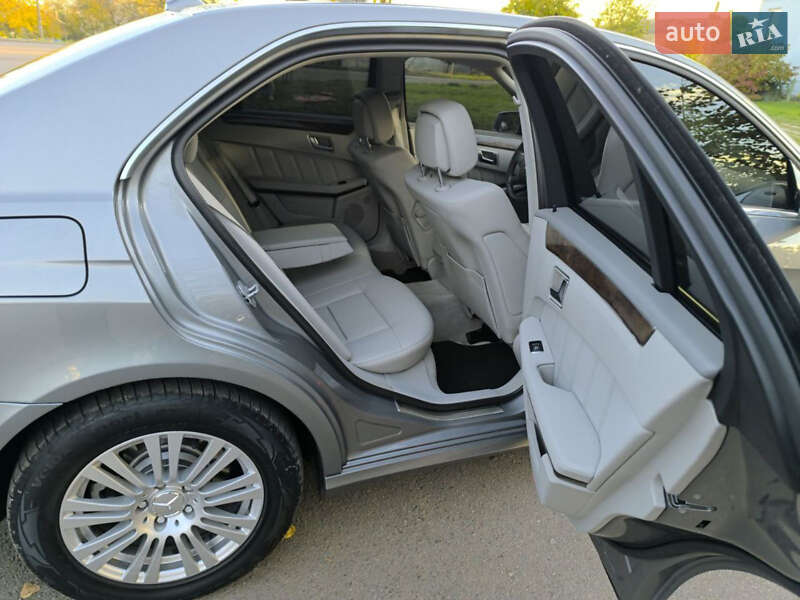 Седан Mercedes-Benz E-Class 2012 в Калуше