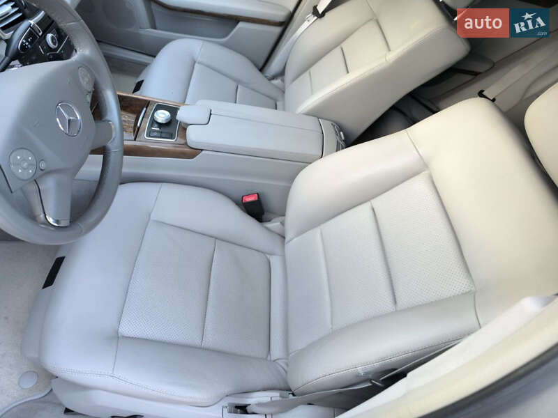 Седан Mercedes-Benz E-Class 2012 в Калуше
