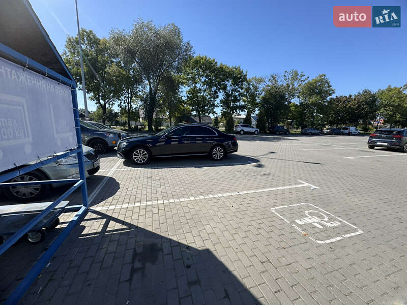 Седан Mercedes-Benz E-Class 2017 в Ивано-Франковске