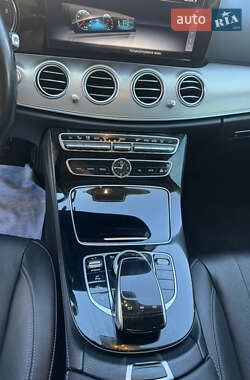 Седан Mercedes-Benz E-Class 2017 в 