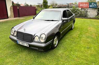 Седан Mercedes-Benz E-Class 1996 в Стрые