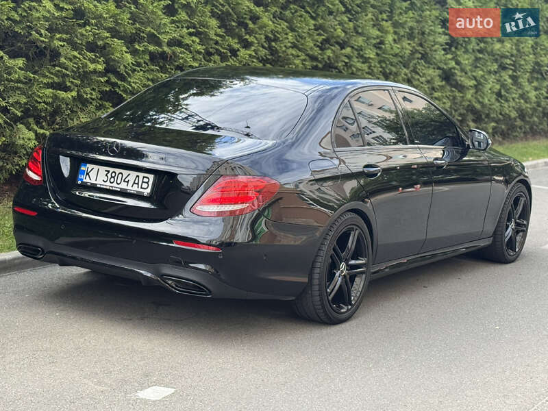 Седан Mercedes-Benz E-Class 2017 в Киеве
