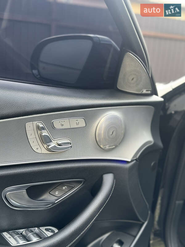 Седан Mercedes-Benz E-Class 2017 в Киеве