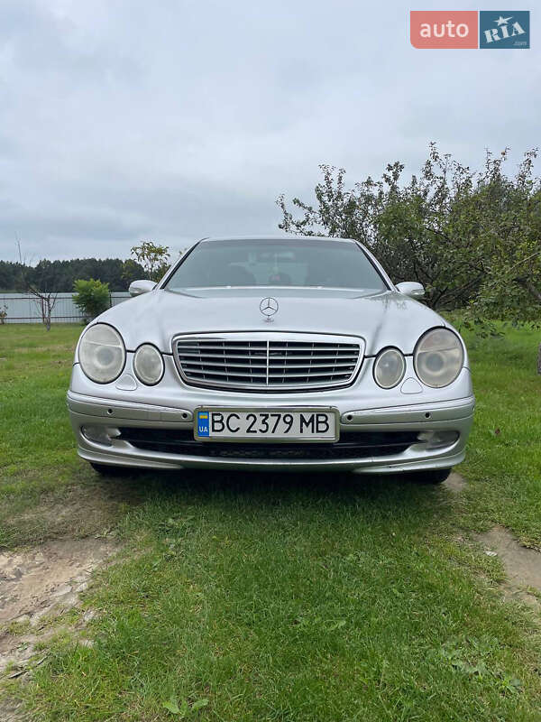 Седан Mercedes-Benz E-Class 2003 в Яворове