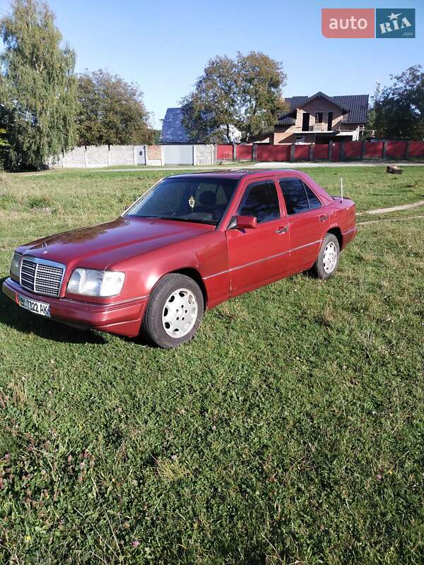 Седан Mercedes-Benz E-Class 1994 в Львове