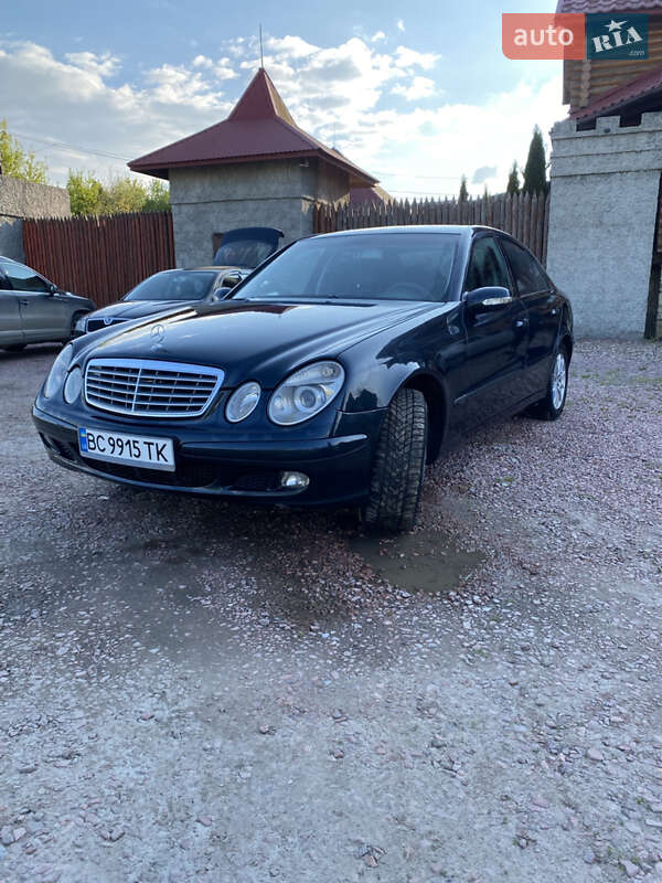 Седан Mercedes-Benz E-Class 2004 в Самборе