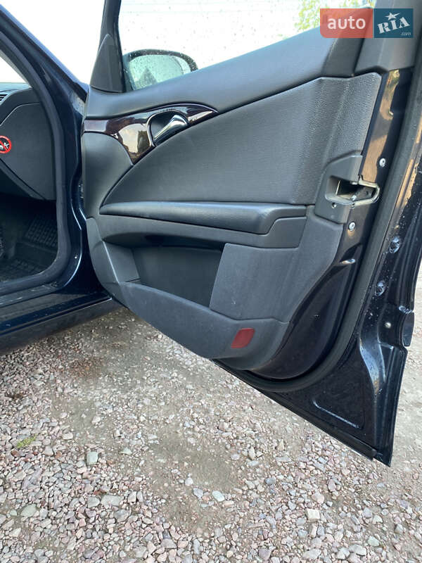 Седан Mercedes-Benz E-Class 2004 в Самборе