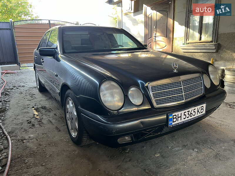 Седан Mercedes-Benz E-Class 1996 в Измаиле