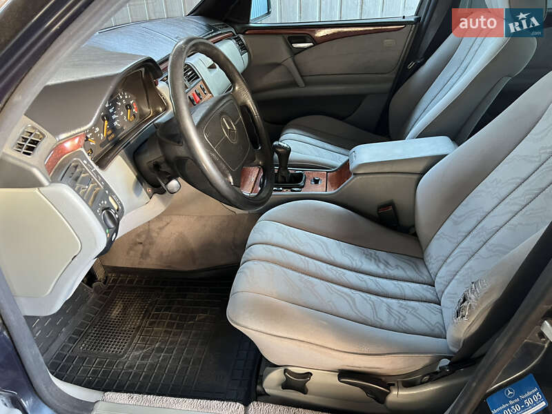 Седан Mercedes-Benz E-Class 1996 в Измаиле