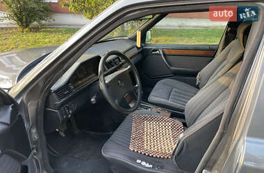 Седан Mercedes-Benz E-Class 1988 в 