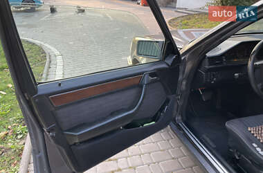 Седан Mercedes-Benz E-Class 1988 в 
