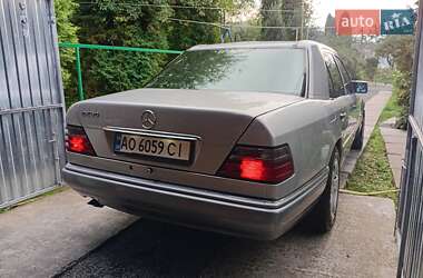 Седан Mercedes-Benz E-Class 1995 в 