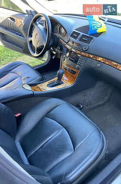 Седан Mercedes-Benz E-Class 2002 в 