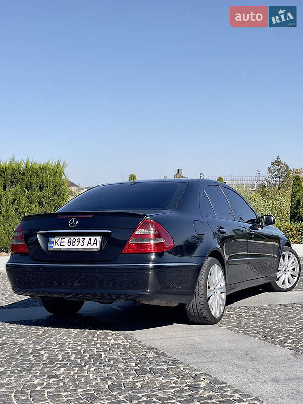 Седан Mercedes-Benz E-Class 2003 в Днепре
