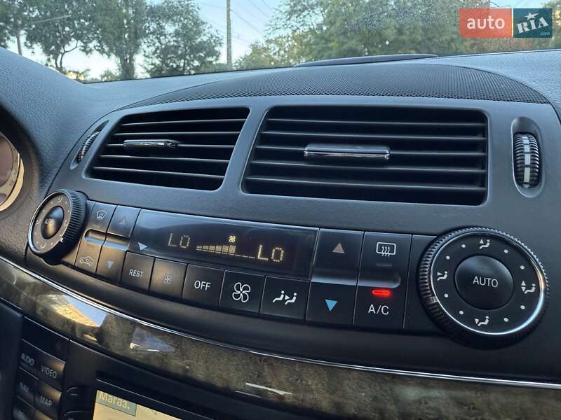 Седан Mercedes-Benz E-Class 2005 в Одесі