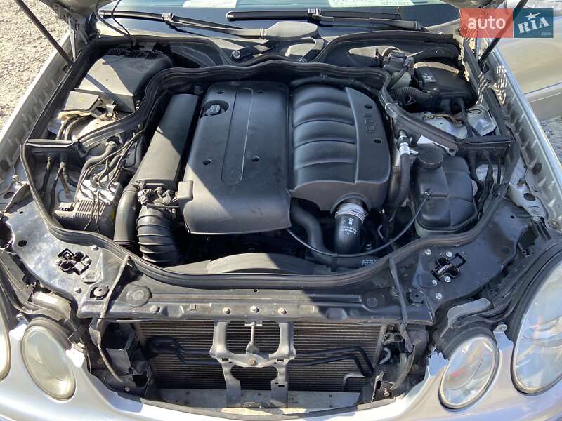 Седан Mercedes-Benz E-Class 2002 в Львове