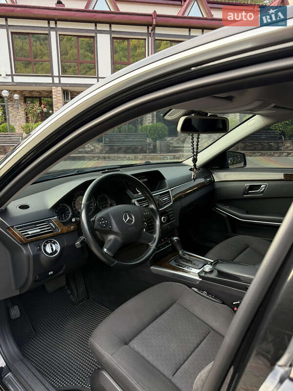 Седан Mercedes-Benz E-Class 2010 в Чернівцях фото 21 Седан Mercedes-Benz E-Class 2010 в Чернівцях