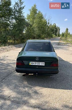 Седан Mercedes-Benz E-Class 1990 в Харькове