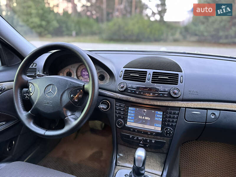 Седан Mercedes-Benz E-Class 2003 в Костополе
