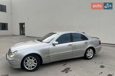 Седан Mercedes-Benz E-Class 2002 в  фото 11 Седан Mercedes-Benz E-Class 2002 в