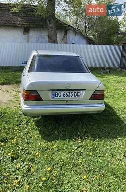 Седан Mercedes-Benz E-Class 1989 в 