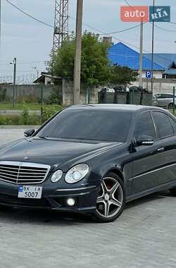 Седан Mercedes-Benz E-Class 2004 в Сарнах