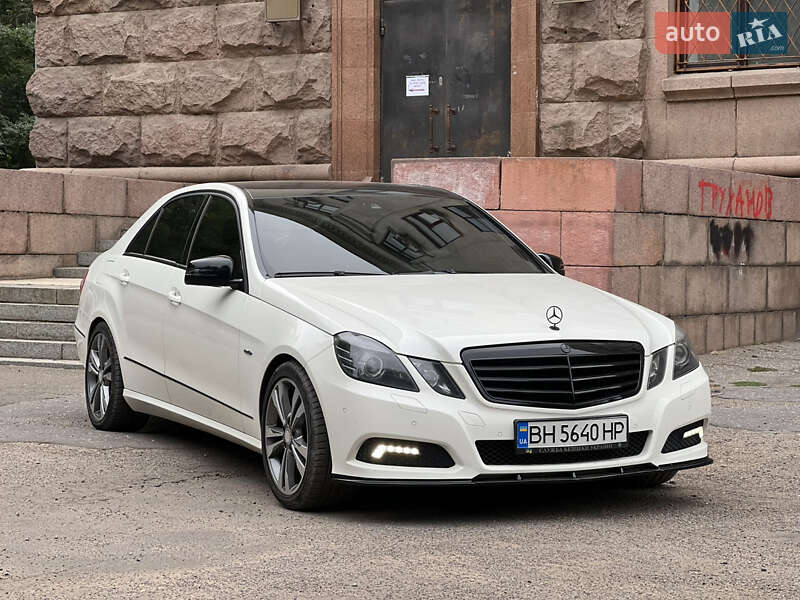 Mercedes-Benz E-Class 2009
