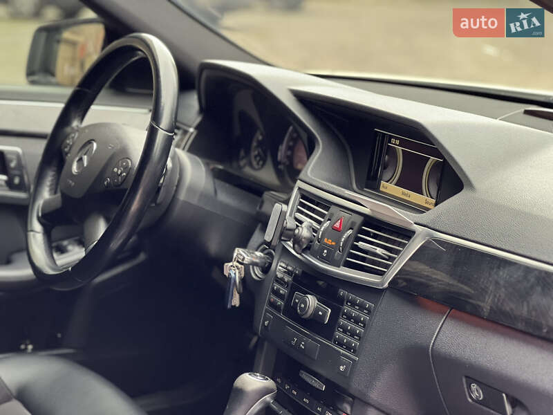Седан Mercedes-Benz E-Class 2009 в Одессе фото 16 Седан Mercedes-Benz E-Class 2009 в Одессе