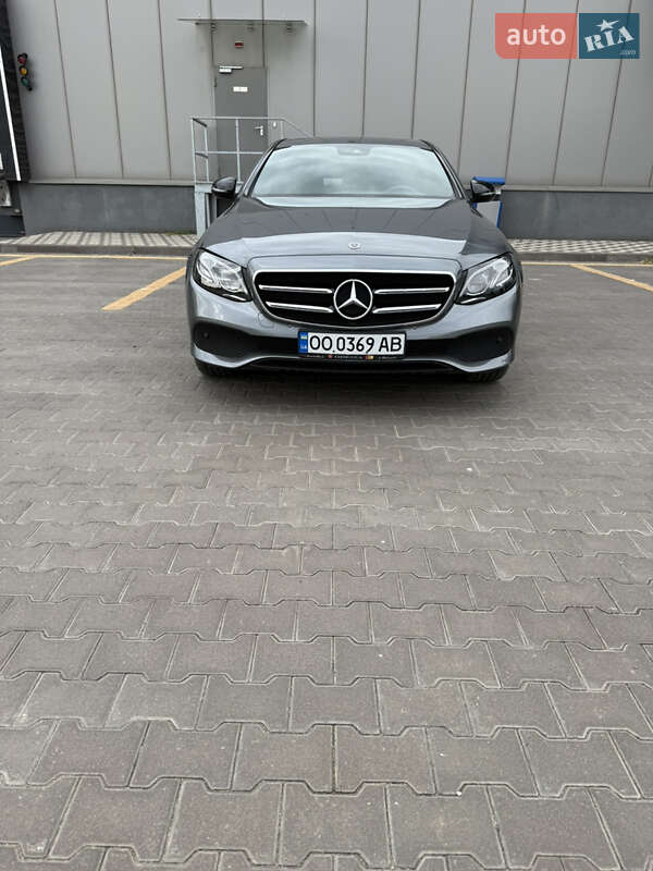 Седан Mercedes-Benz E-Class 2019 в 