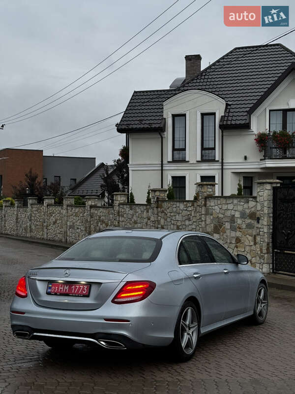Седан Mercedes-Benz E-Class 2016 в Львове