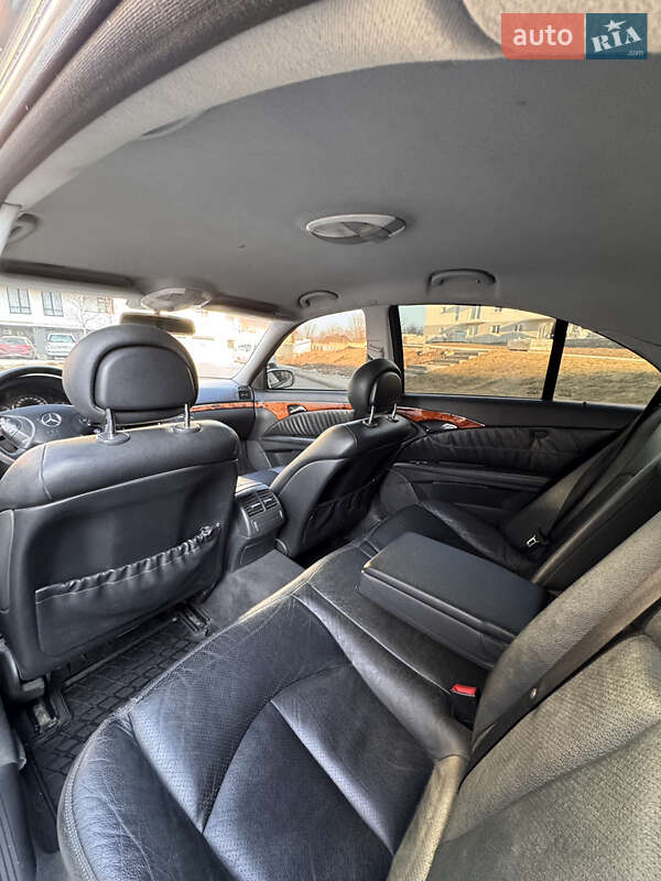 Седан Mercedes-Benz E-Class 2004 в Ивано-Франковске